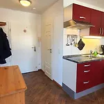 Fritz_reuter_str_sonnenuhr_wg_5 * Zingst
